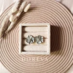 گوشواره گل میناکاری مات نقره‌ای