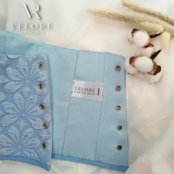 کراپ دکلته مدل Bloom از برند VELORE نمای داخل
